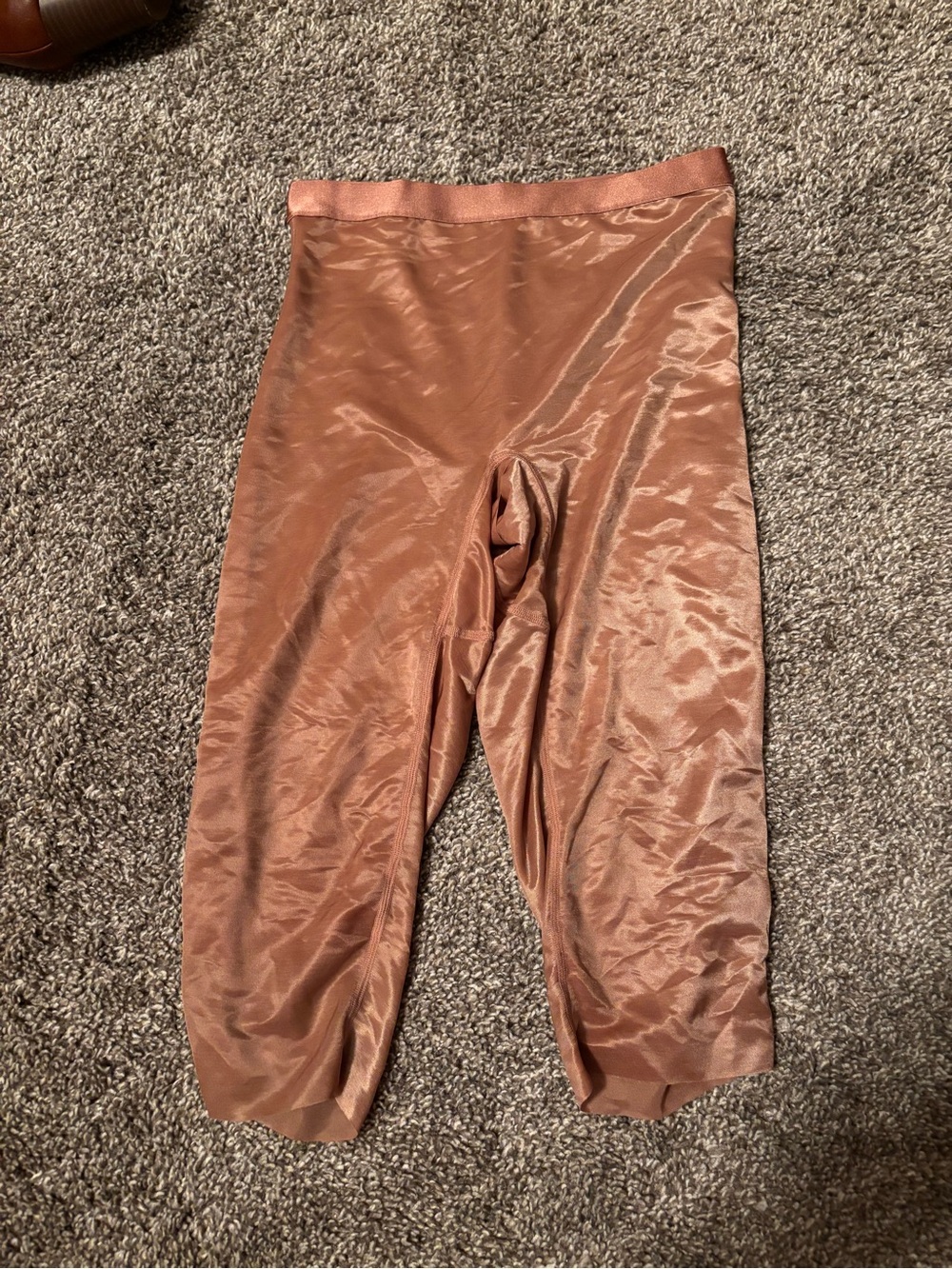 SKIMS Copper Brown Shimmer Capri Leggings